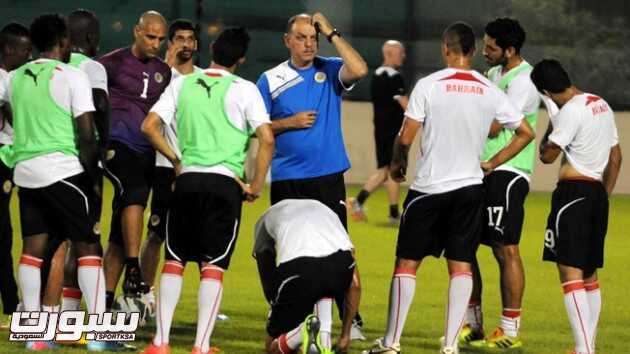 عدنان حمد : مباريات الإفتتاح صعبة على البحرين