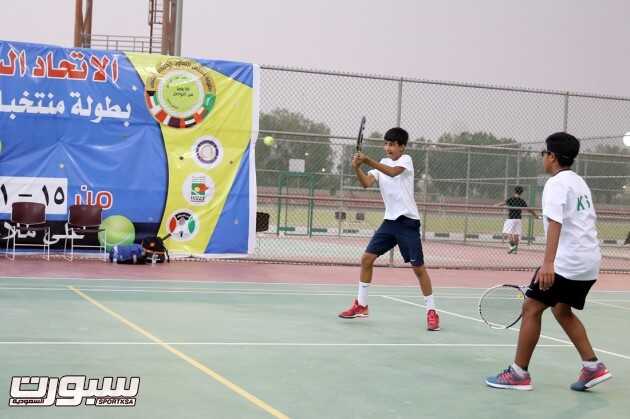 الحقباني والعبدالله لاعبا المنتخب السعودي خلال منافسات الزوجي