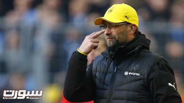 Borussia Dortmund coach Juergen Klopp gestures during the German first division, Bundesliga soccer match against Schalke 04, in Dortmund February 28, 2015.                  REUTERS/Ralph Orlowski (GERMANY  - Tags: SPORT SOCCER) DFL RULES TO LIMIT THE ONLINE USAGE DURING MATCH TIME TO 15 PICTURES PER GAME. IMAGE SEQUENCES TO SIMULATE VIDEO IS NOT ALLOWED AT ANY TIME. FOR FURTHER QUERIES PLEASE CONTACT DFL DIRECTLY AT + 49 69 650050.