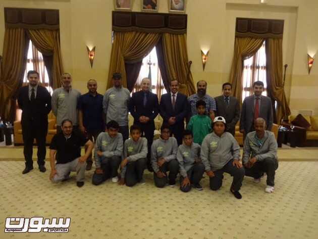 صورة جماعية للوفد السعودي والسفير السعودي عقب الزيارة