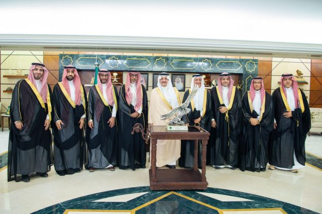 أمير الشرقية يستقبل رئيس وأعضاء مجلس إدارة نادي الخليج بمناسبة تشكيل المجلس الجديد