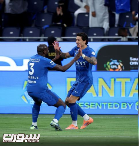 الهلال يحقق فوزًا صعبًا على الفتح