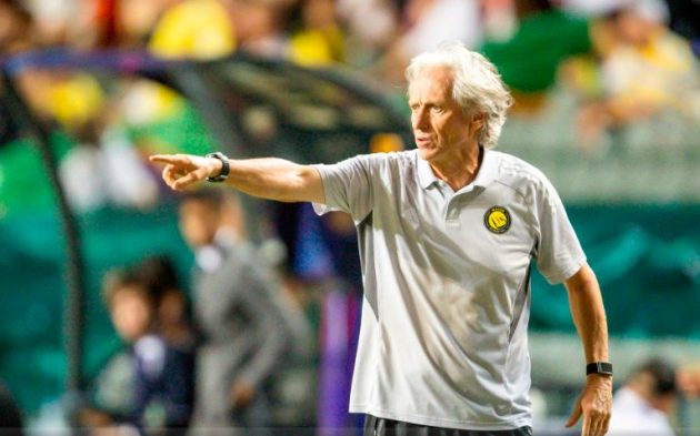 جيسوس يطلب 3 تعاقدات في النصر