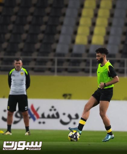 صحافي.. عبد الرحمن العبود خارج الاتحاد