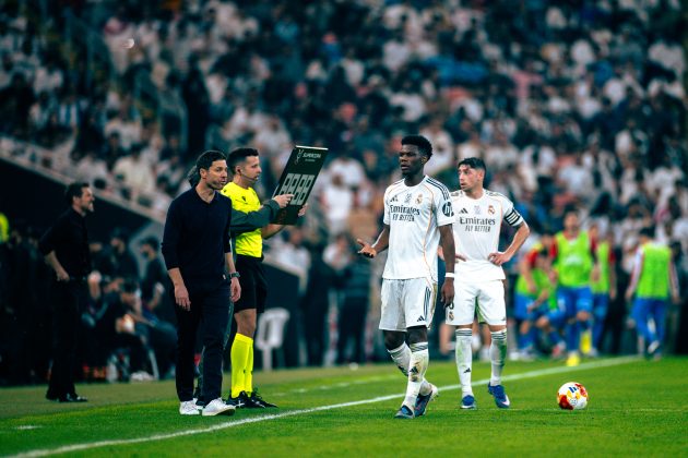 جدة تشهد غداً كلاسيكو العالم بين قطبي إسبانيا ريال مدريد وبرشلونة