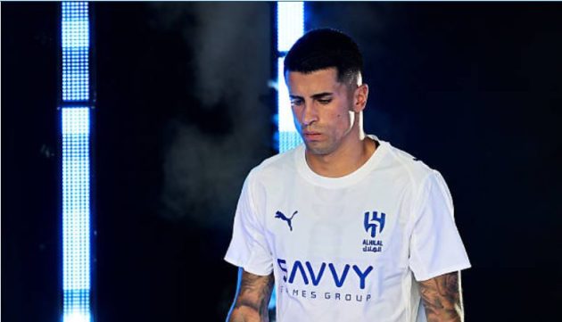 الهلال يحدد شروطه المالية لرحيل “كانسيلو”.. وبرشلونة “مصدوم”