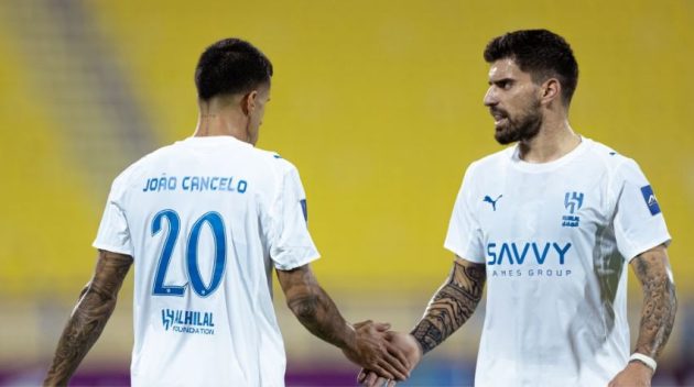 أزمة غيابات تضرب الهلال قبل مواجهة التعاون.. والغموض يحيط بموقف نيفيز