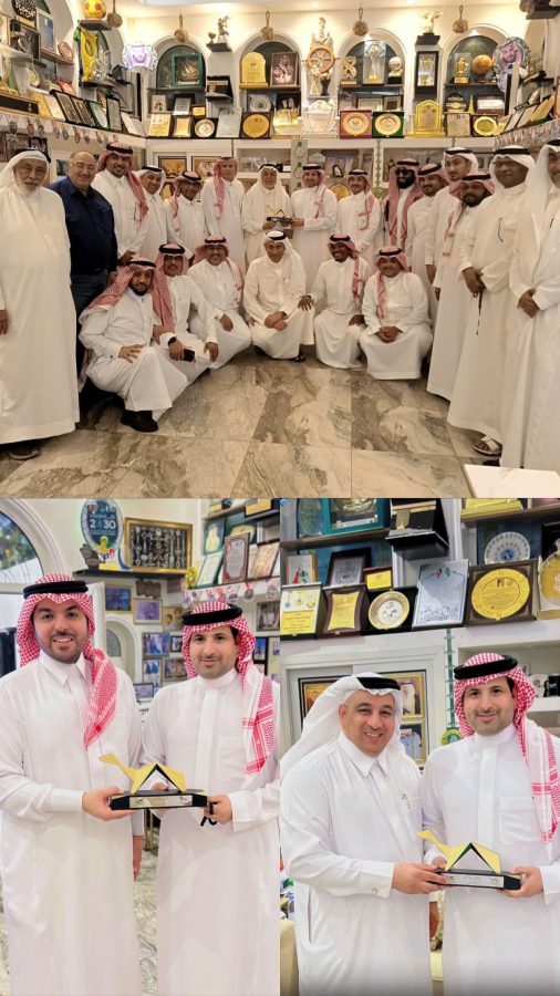 في مجلسه الأسبوعي بالخبر ..الدكتور جاسم الياقوت يهنئ الإعلامي طلال الغامدي بجائزة “أفضل صانع محتوى”