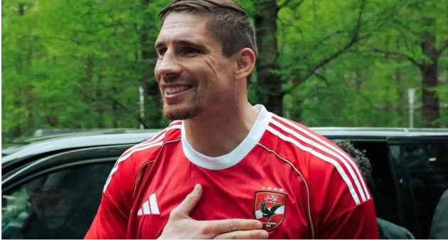 تركي آل الشيخ يحتفي بظهور الملاكم الهولندي ريكو بقميص الأهلي المصري