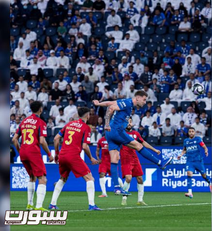 برأسية سافيتش.. الهلال يتجاوز عقبة ضمك ويواصل مطاردة الصدارة