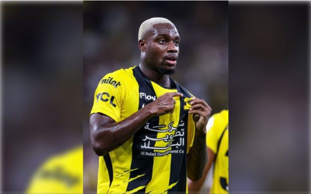 سر احتفال جورج إلينيخينا المثير مع الاتحاد