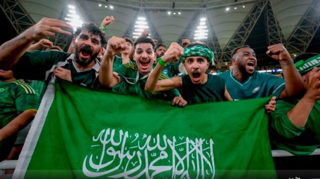 جماهير الأخضر تتدافع على تذاكر نصف النهائي وتصنع ملحمة مبكرة قبل موقعة قطر