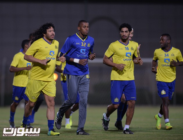 بالصور | النصر يعاود تدريباته وكحيلان يكشف للاعبين أسباب التعاقد مع ديسلفا